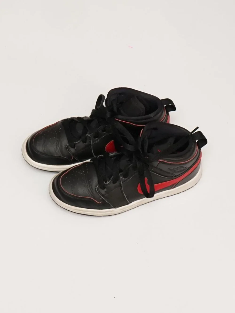 Nike Air Jordan 1 Mid BG Size 2Y Black Red White